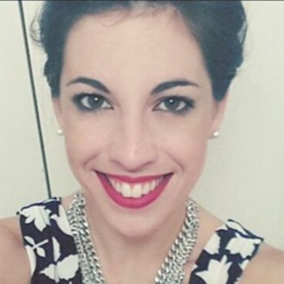 Meet your Posher, Ayelen - Picture 1 of 1